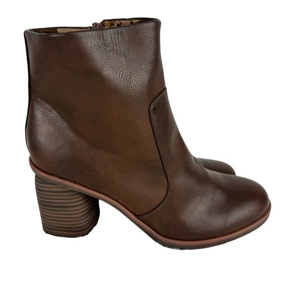 KORKS DESTINY VEGAN LEATHER STACKED HEEL ANKLE BOOTIE IN BROWN NWOB SIZE 9.5M - Picture 4 of 14